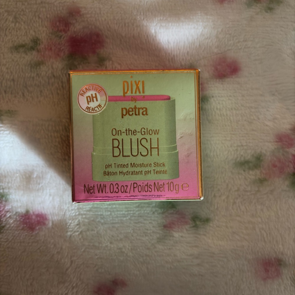 Pixi On-the-Glow Blush - Green and Pink (NEW)